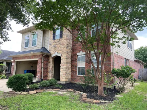 2843 Lakecrest Forest Drive