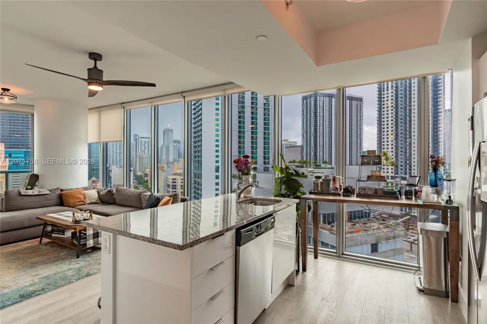 888 Biscayne Blvd #1601 Miami, FL 33132