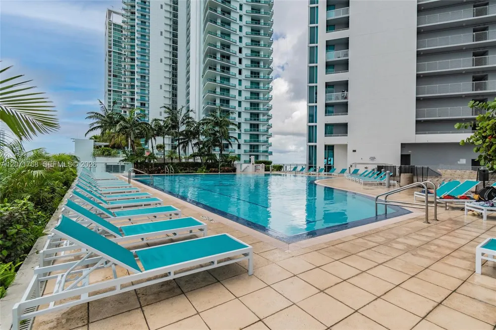 888 Biscayne Blvd #1601 Miami, FL 33132