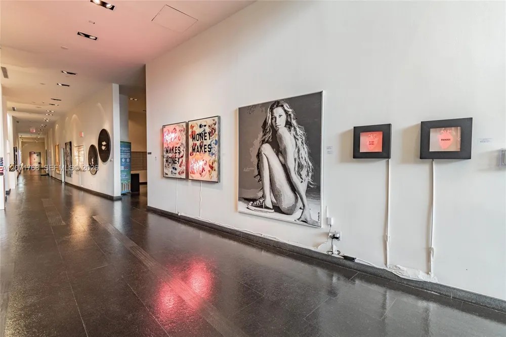 888 Biscayne Blvd #1601 Miami, FL 33132