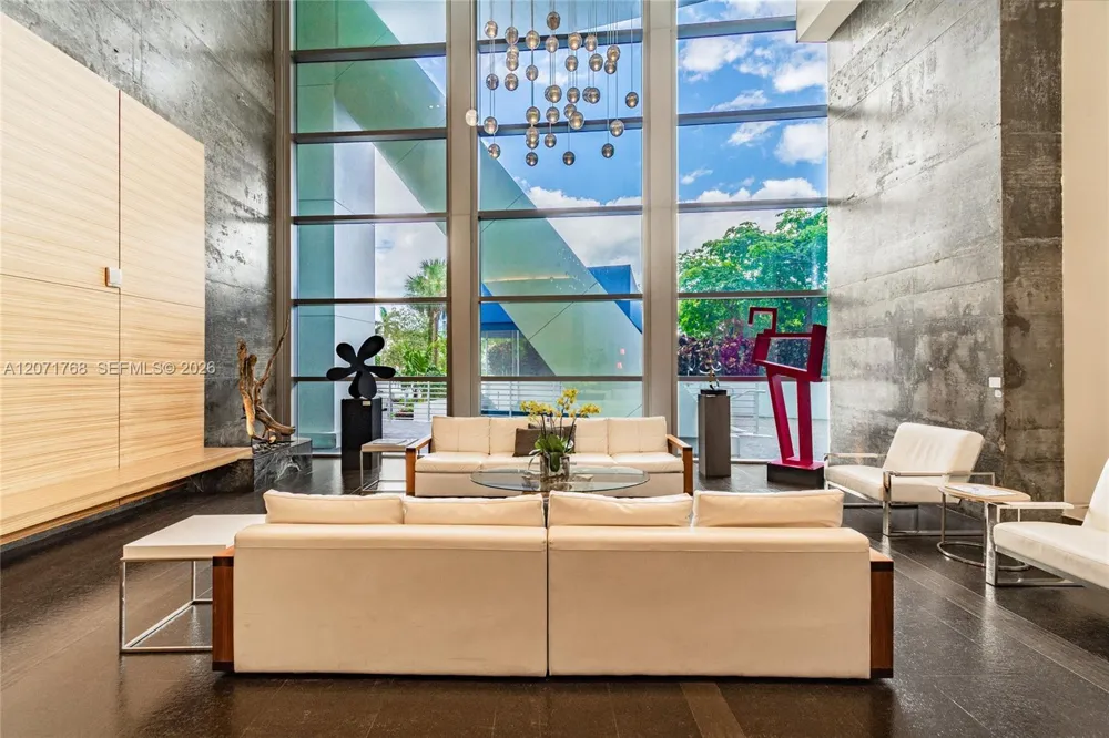 888 Biscayne Blvd #1601 Miami, FL 33132