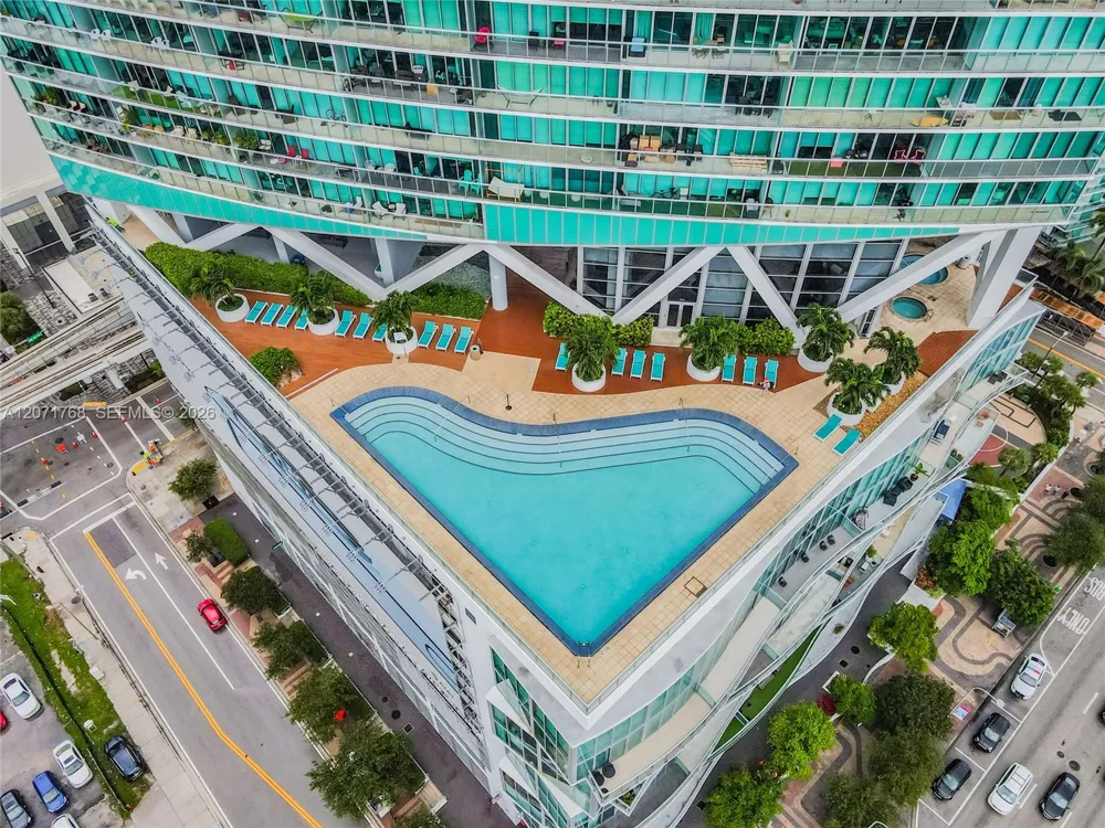888 Biscayne Blvd #1601 Miami, FL 33132