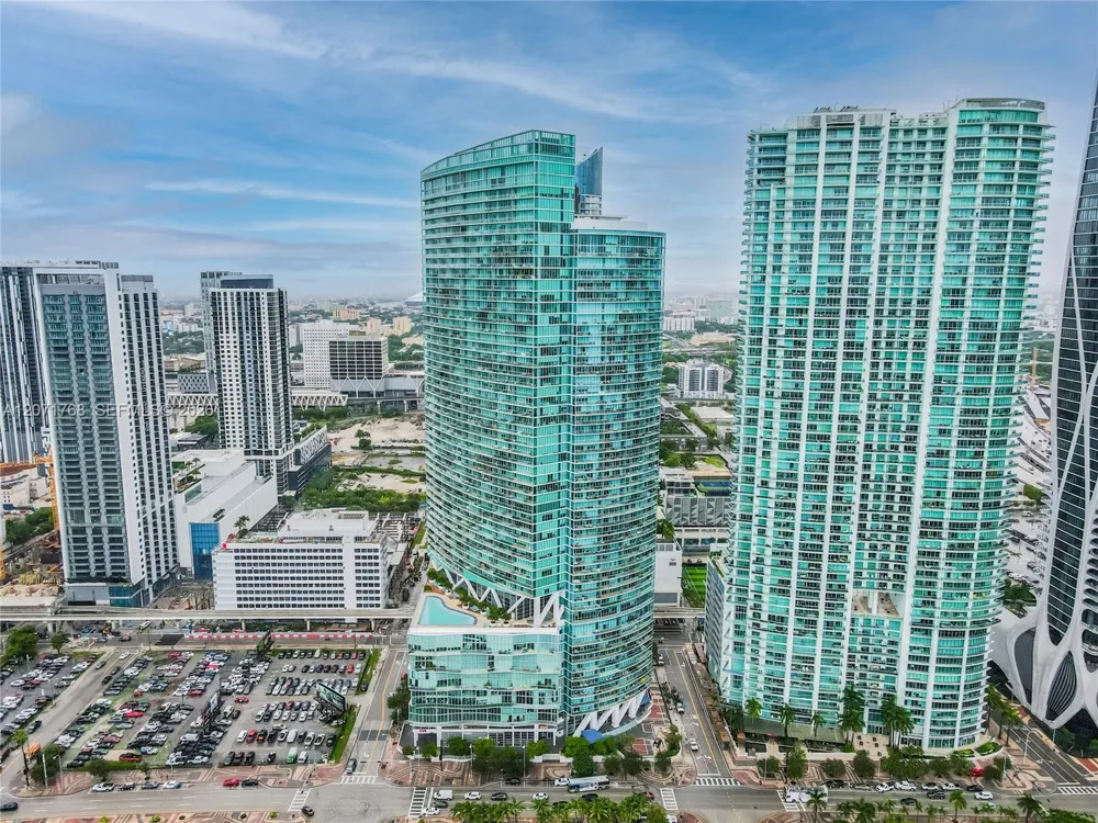 888 Biscayne Blvd #1601 Miami, FL 33132