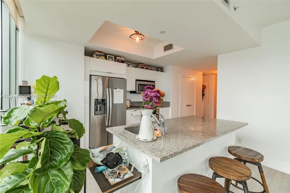 888 Biscayne Blvd #1601 Miami, FL 33132