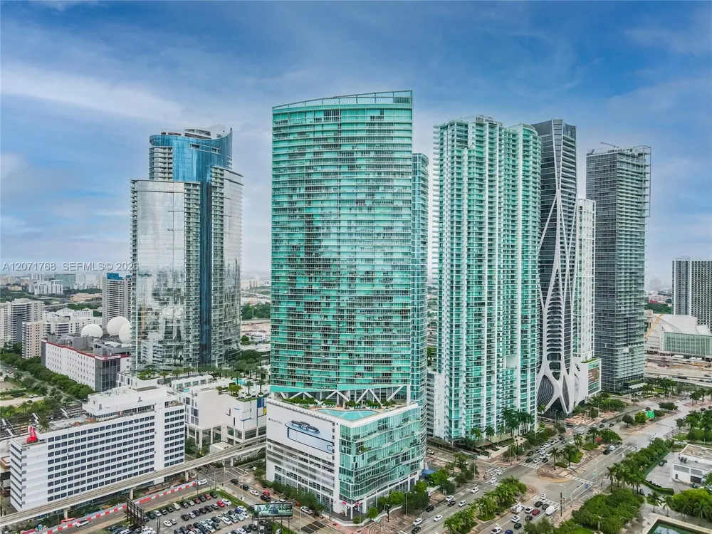 888 Biscayne Blvd #1601 Miami, FL 33132