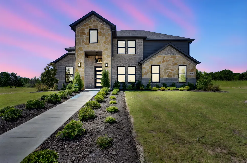 1908 Barrix Lane DeSoto, TX 75115