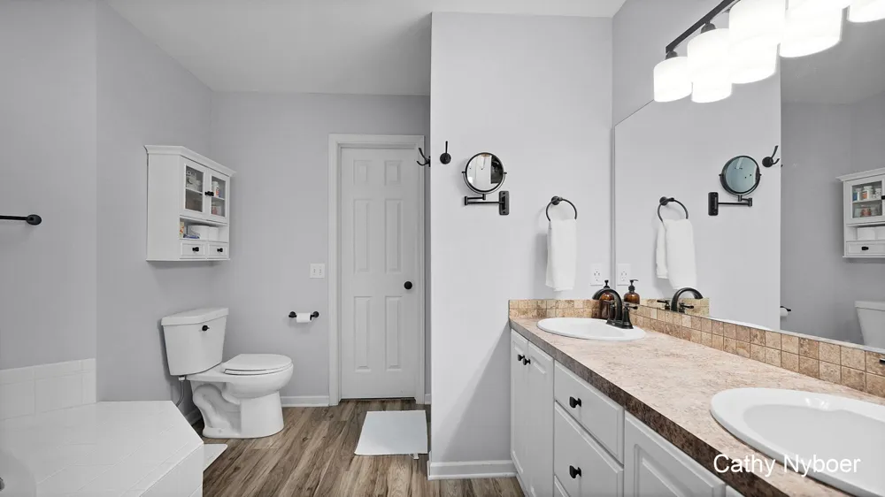 2328 Palm Dale Drive SW Wyoming, MI 49519