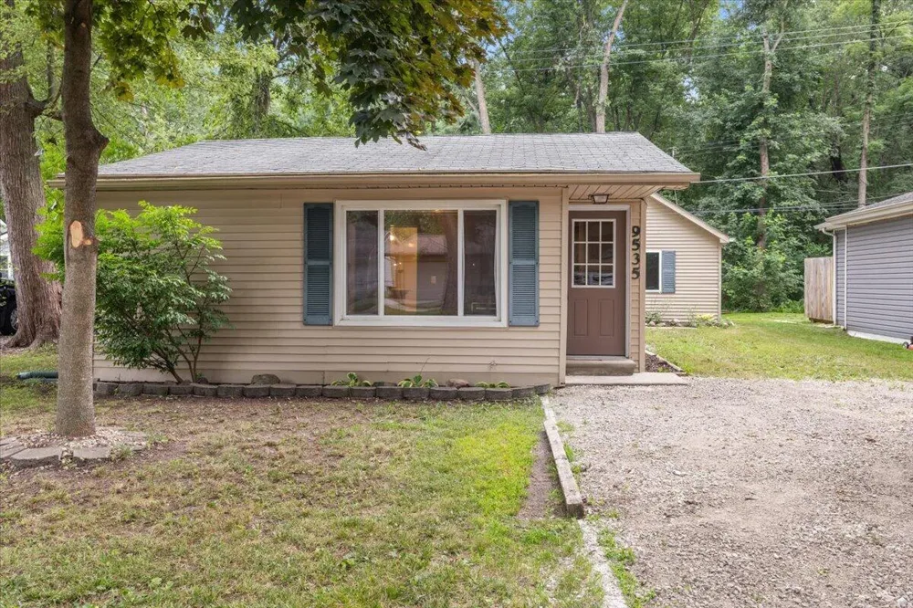 9535 Listeria Street Commerce, MI 48382