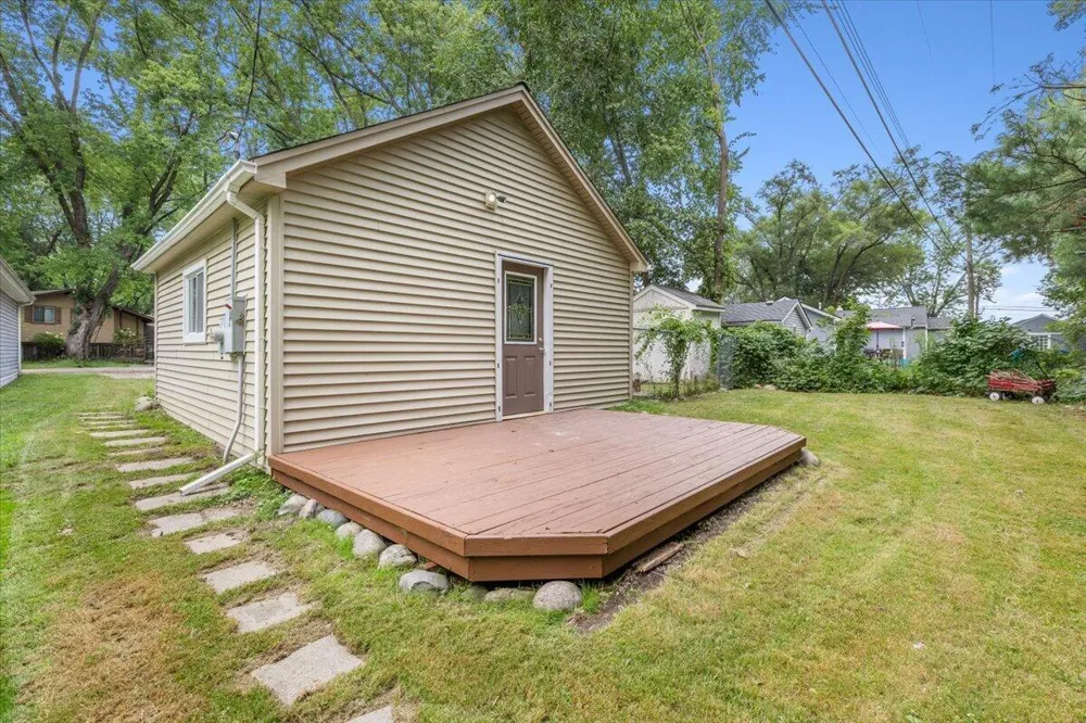 9535 Listeria Street Commerce, MI 48382