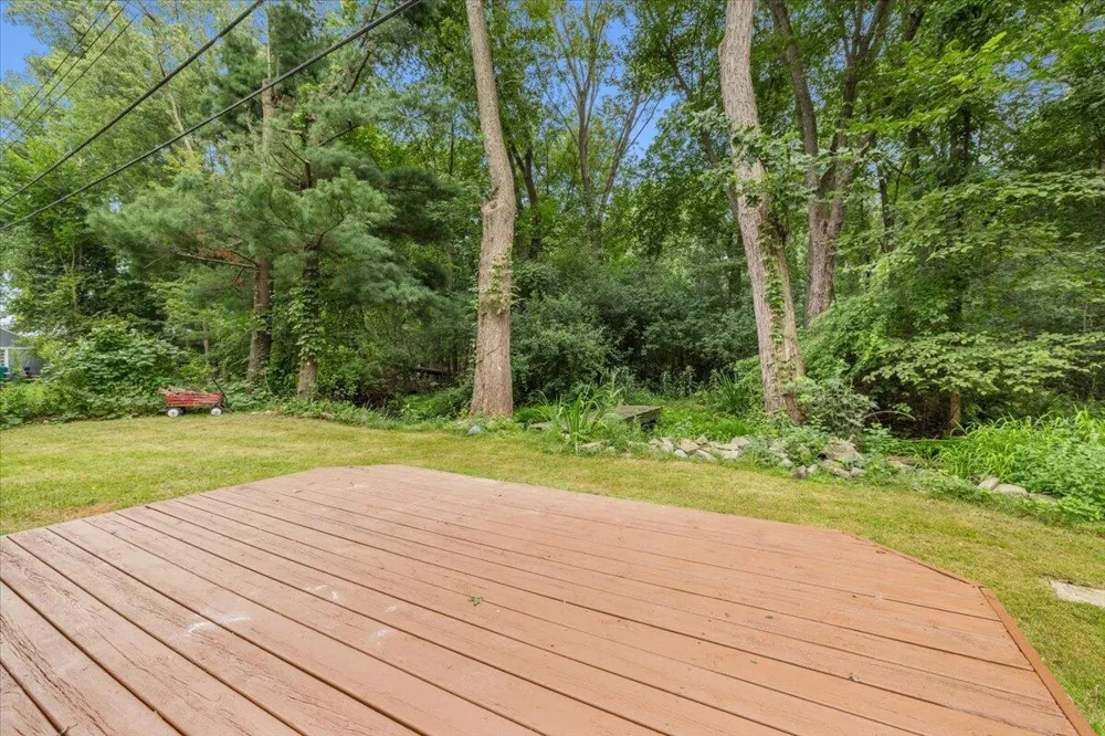 9535 Listeria Street Commerce, MI 48382