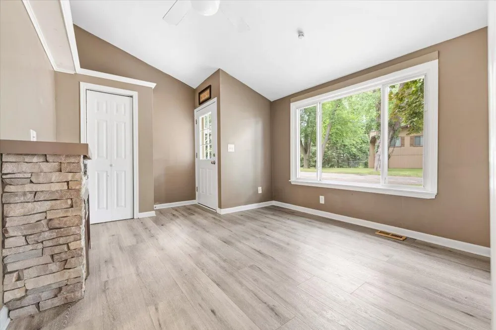 9535 Listeria Street Commerce, MI 48382