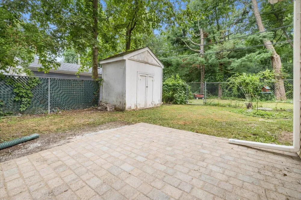 9535 Listeria Street Commerce, MI 48382