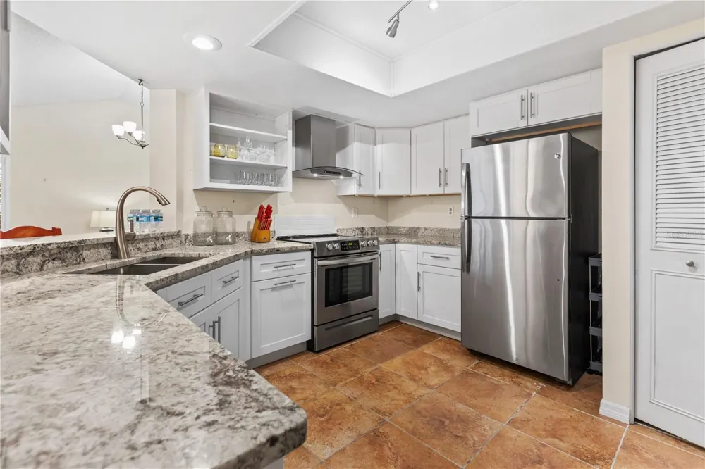 4096 CENTER POINTE PLACE #20B Sarasota, FL 34233