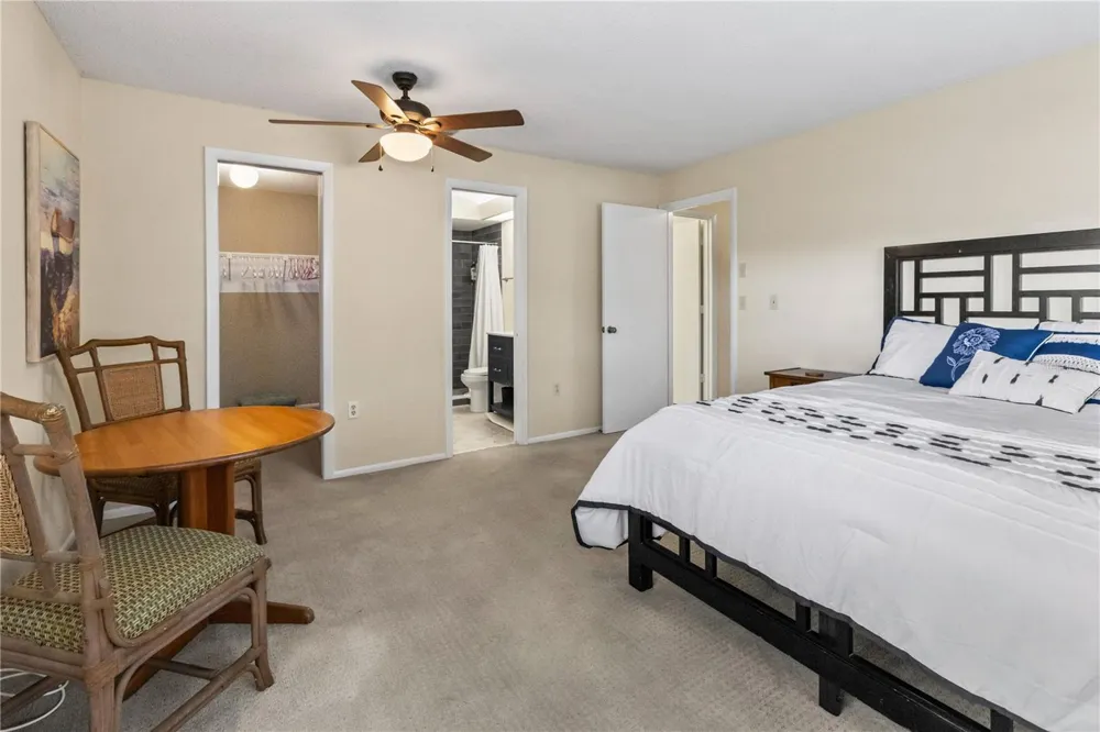 4096 CENTER POINTE PLACE #20B Sarasota, FL 34233