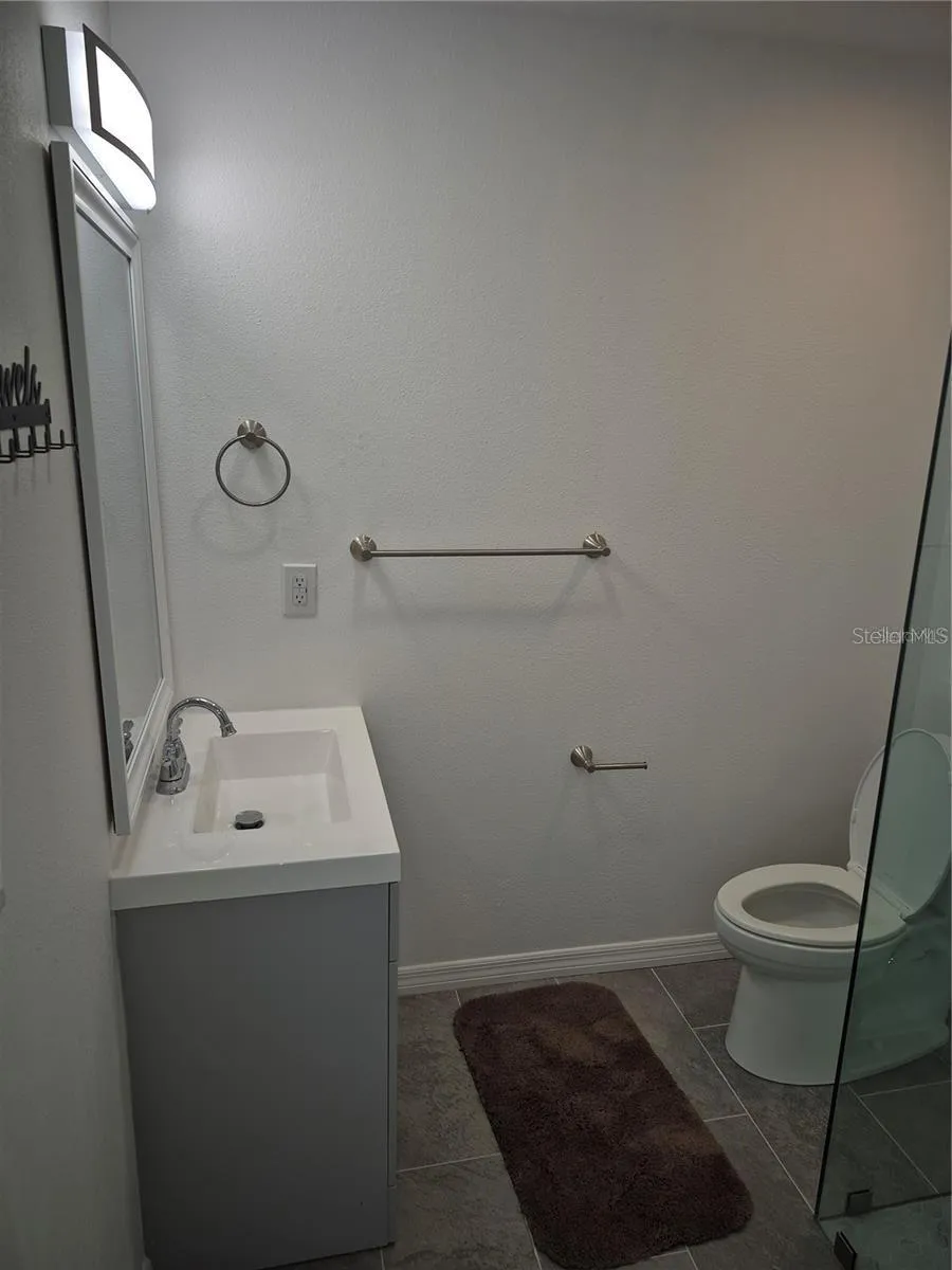 7709 W HANNA AVENUE Tampa, FL 33615