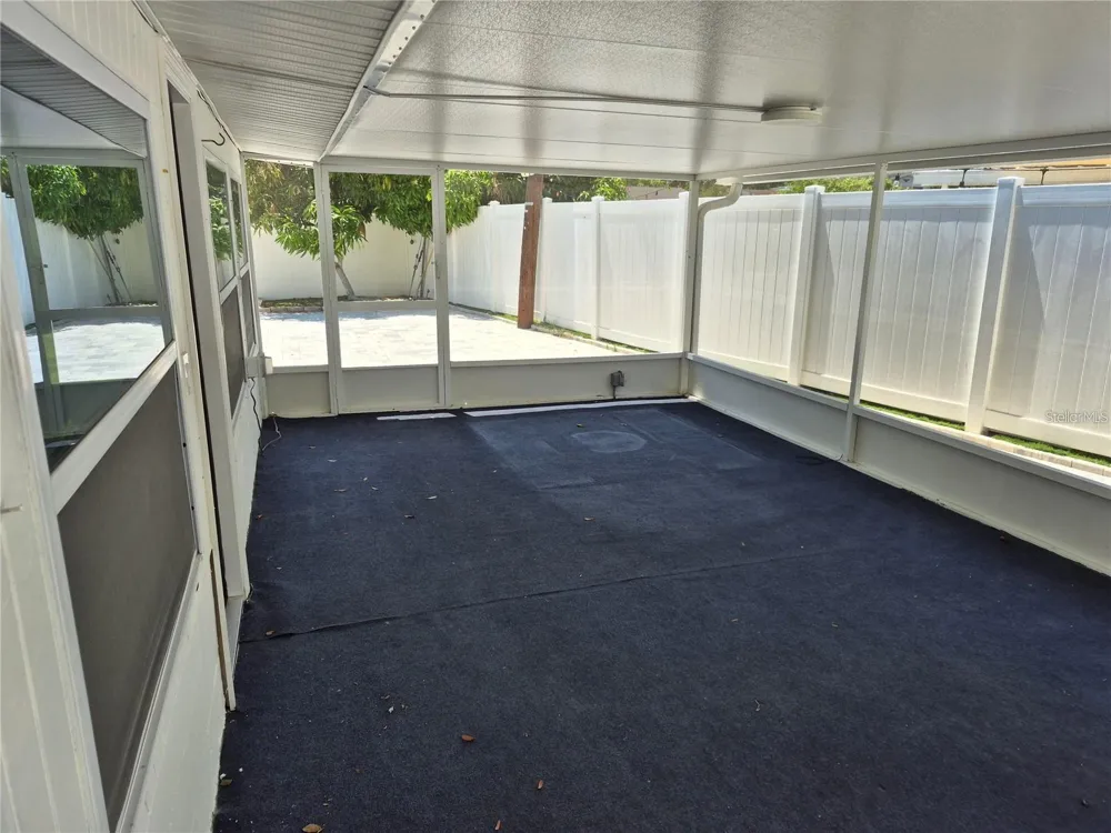 7709 W HANNA AVENUE Tampa, FL 33615