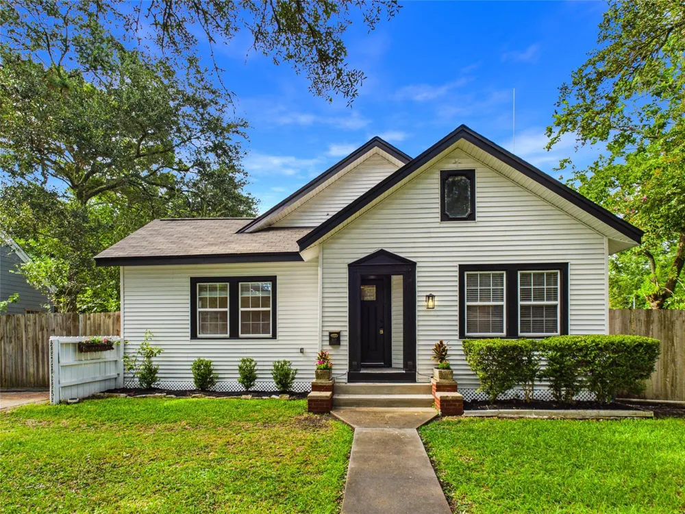 24 11th Avenue Texas City, TX 77590