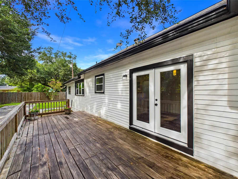 24 11th Avenue Texas City, TX 77590