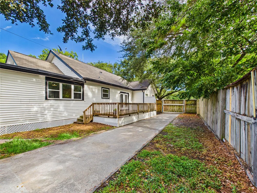 24 11th Avenue Texas City, TX 77590