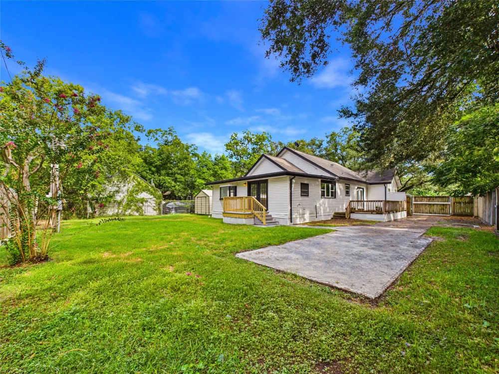 24 11th Avenue Texas City, TX 77590
