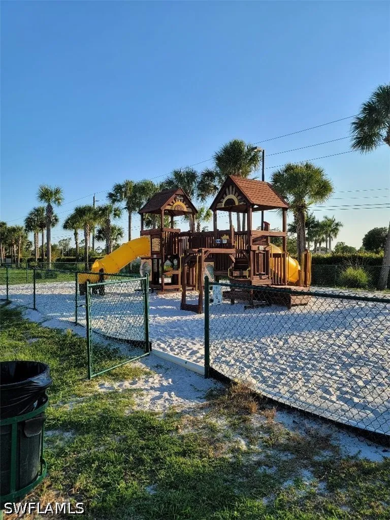 Santa Clara Drive #190-4 Naples, FL 34104
