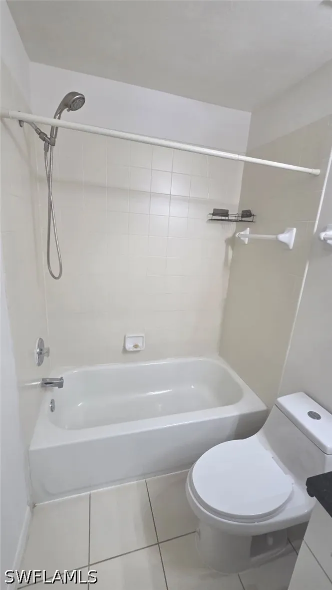 Pine Oak Circle #107 Fort Myers, FL 33916