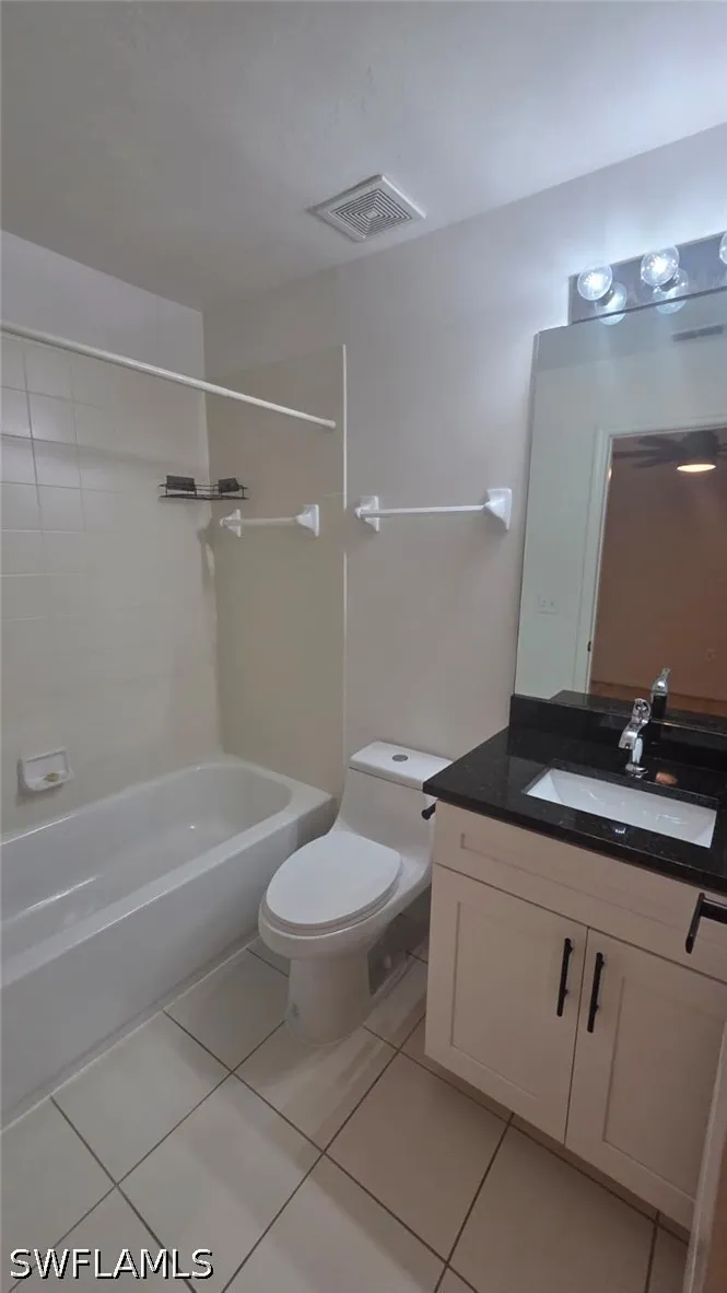 Pine Oak Circle #107 Fort Myers, FL 33916