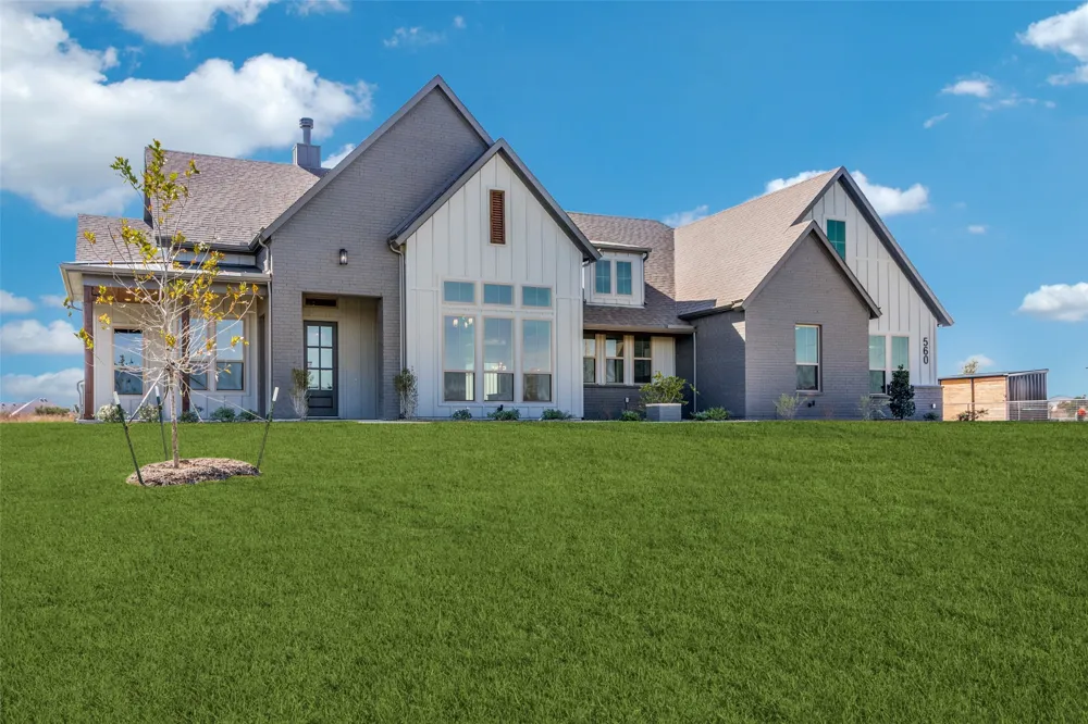 560 Aermotor Loop Weatherford, TX 76085
