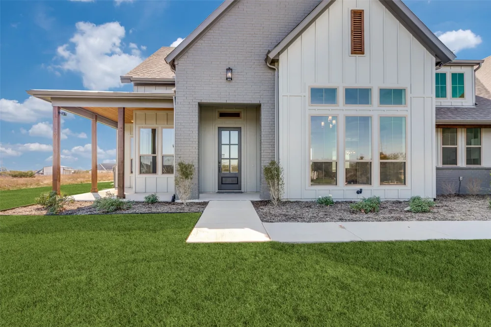560 Aermotor Loop Weatherford, TX 76085