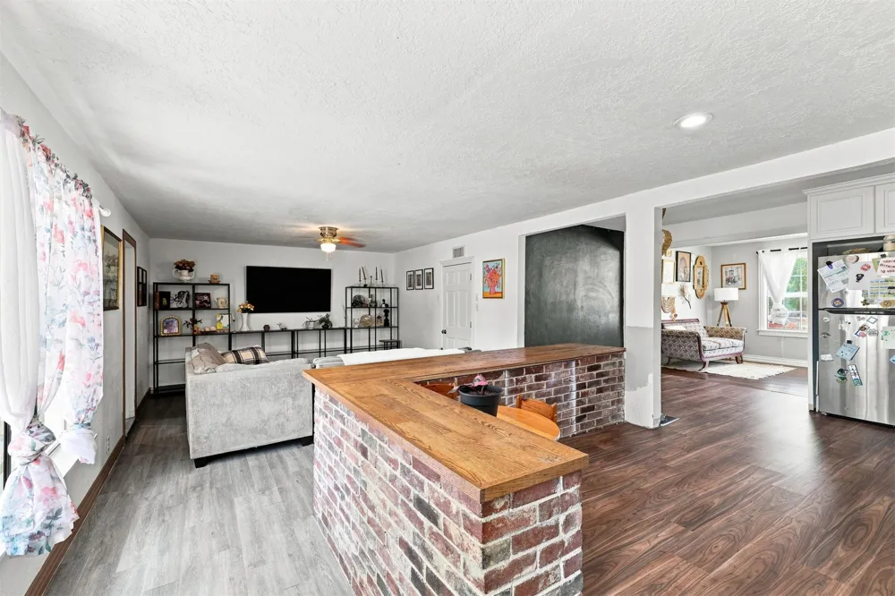 1001 Donna Sue Durant, OK 74701