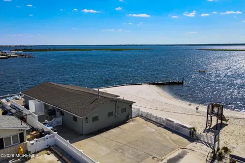 263 Bay Beach Way