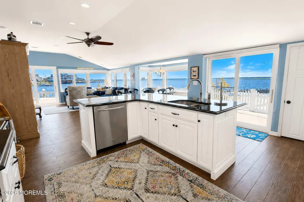 263 Bay Beach Way Lavallette, NJ 08735