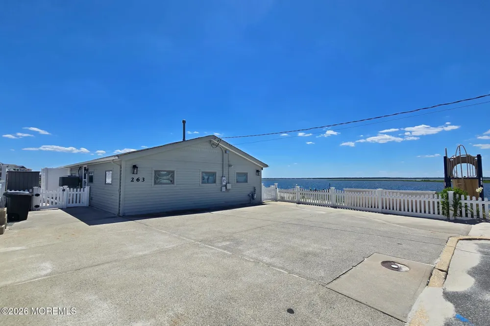 263 Bay Beach Way Lavallette, NJ 08735