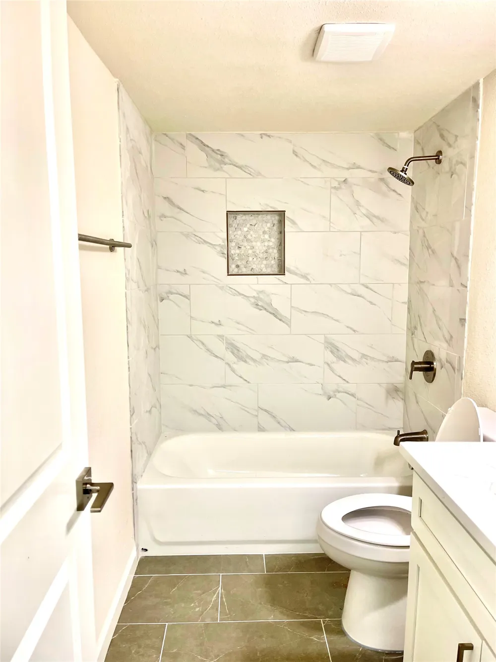 2424 S 137th East EastAvenue Tulsa, OK 74134