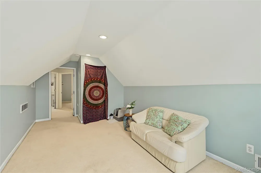 2375 Reidsview E White Lake Charter Township, MI 48383