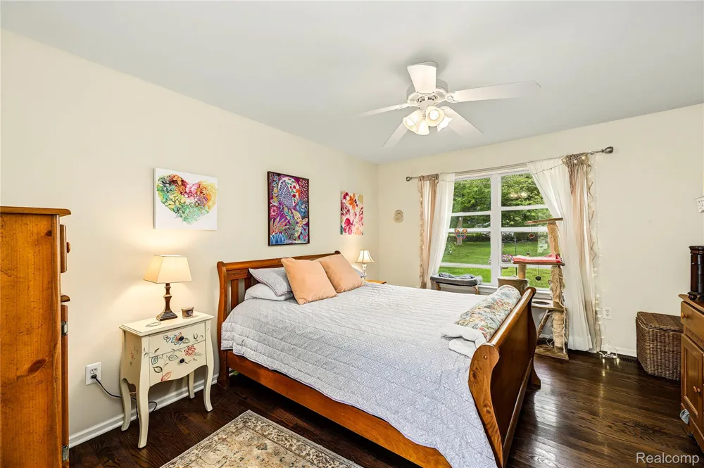 2375 Reidsview E White Lake Charter Township, MI 48383