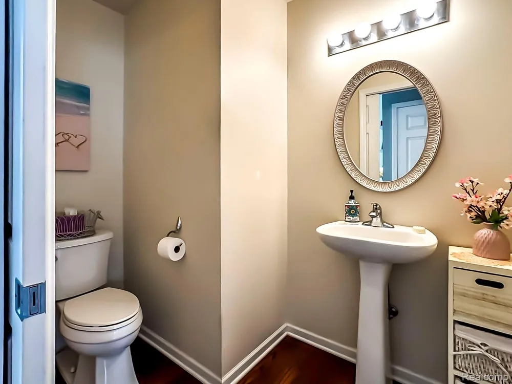 2375 Reidsview E White Lake Charter Township, MI 48383