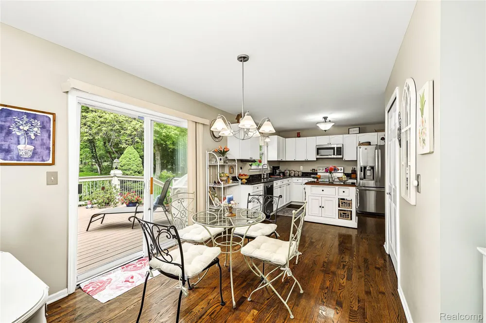 2375 Reidsview E White Lake Charter Township, MI 48383