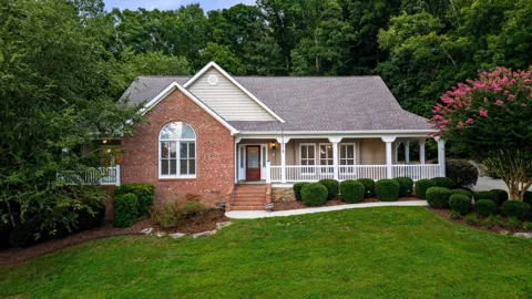 1966 Ridge Point Drive NW