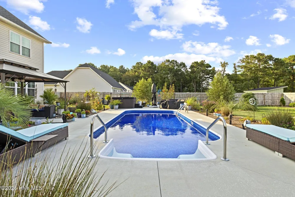 302 Waylon Way Holly Ridge, NC 28445