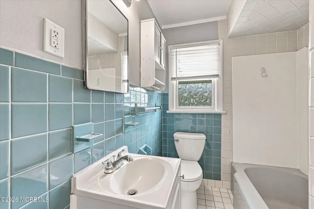 909 Clairmore Avenue Lanoka Harbor, NJ 08734
