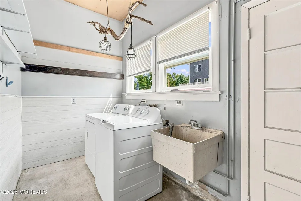 909 Clairmore Avenue Lanoka Harbor, NJ 08734