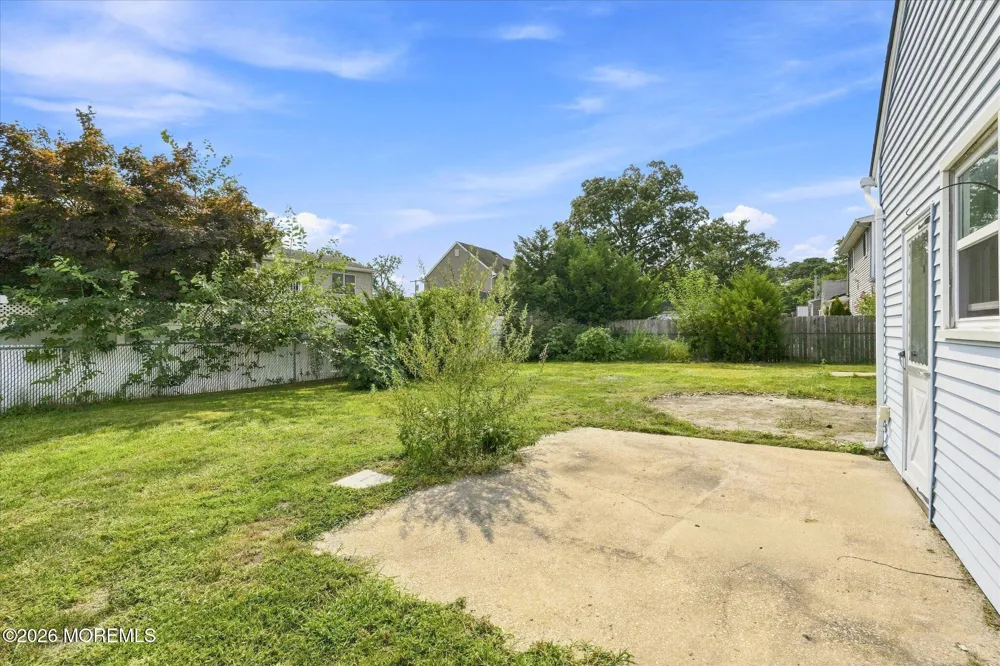 909 Clairmore Avenue Lanoka Harbor, NJ 08734