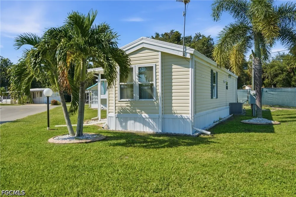 Palm Beach Boulevard #5 Fort Myers, FL 33905