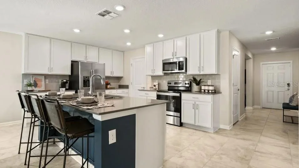 2009 MYRTLE PINE STREET Kissimmee, FL 34746