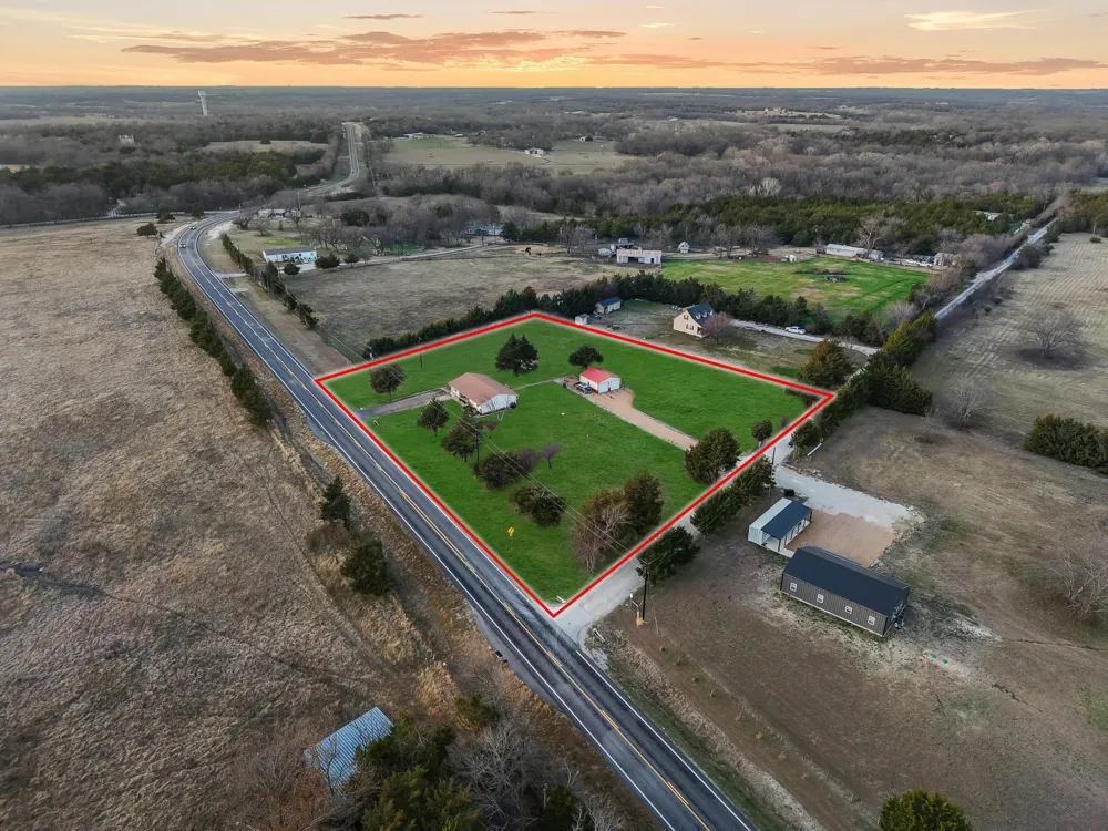 3387 FM 121 Van Alstyne, TX 75495