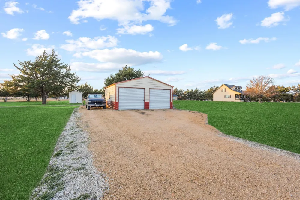 3387 FM 121 Van Alstyne, TX 75495