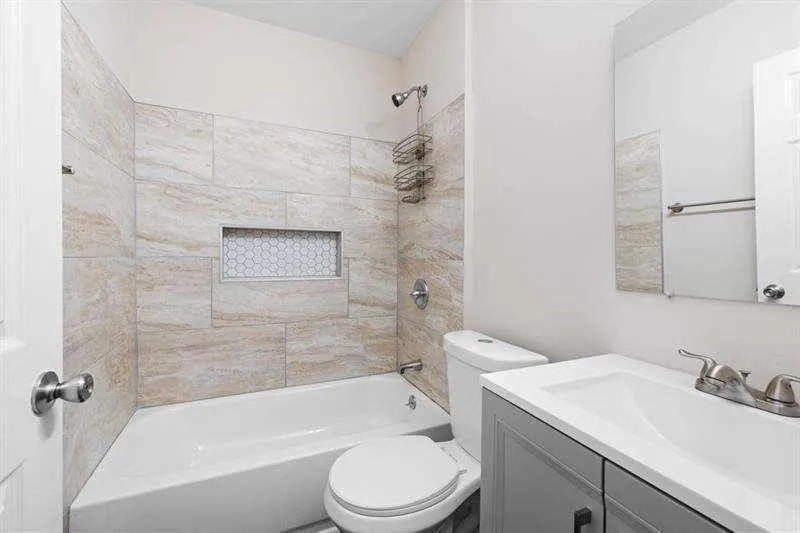 2506 Maple Street East Point, GA 30344