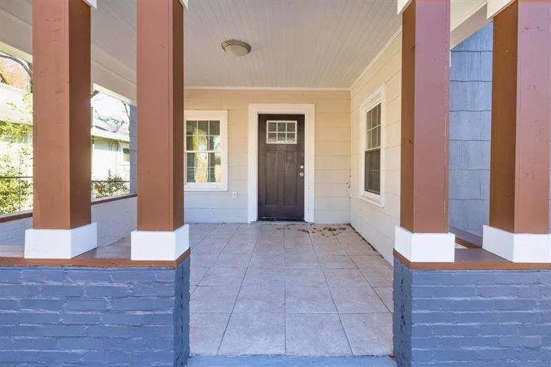 2506 Maple Street East Point, GA 30344