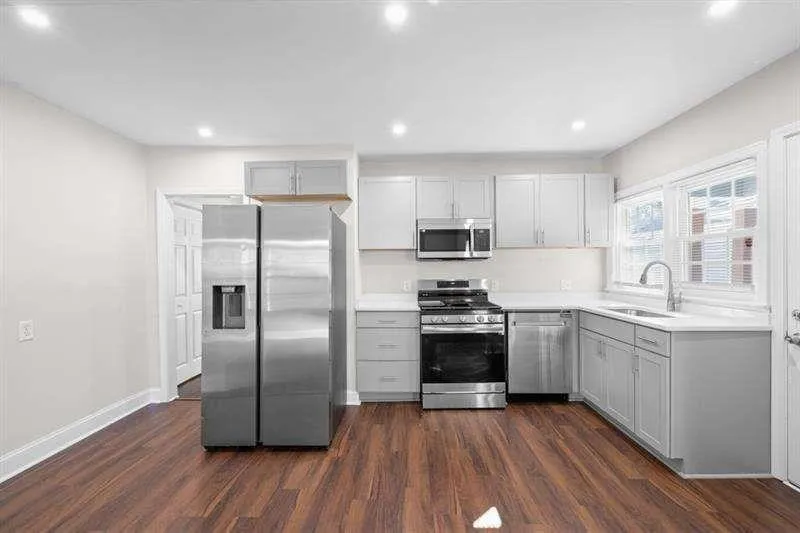 2506 Maple Street East Point, GA 30344